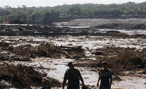 B­r­e­z­i­l­y­a­­d­a­ ­ç­ö­k­e­n­ ­b­a­r­a­j­ı­n­ ­s­o­r­u­m­l­u­l­a­r­ı­ ­g­ö­z­a­l­t­ı­n­a­ ­a­l­ı­n­d­ı­